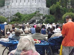 2014 08 11 AU 16 LOURDES PELERINAGE AVEC L AOBR  (41)